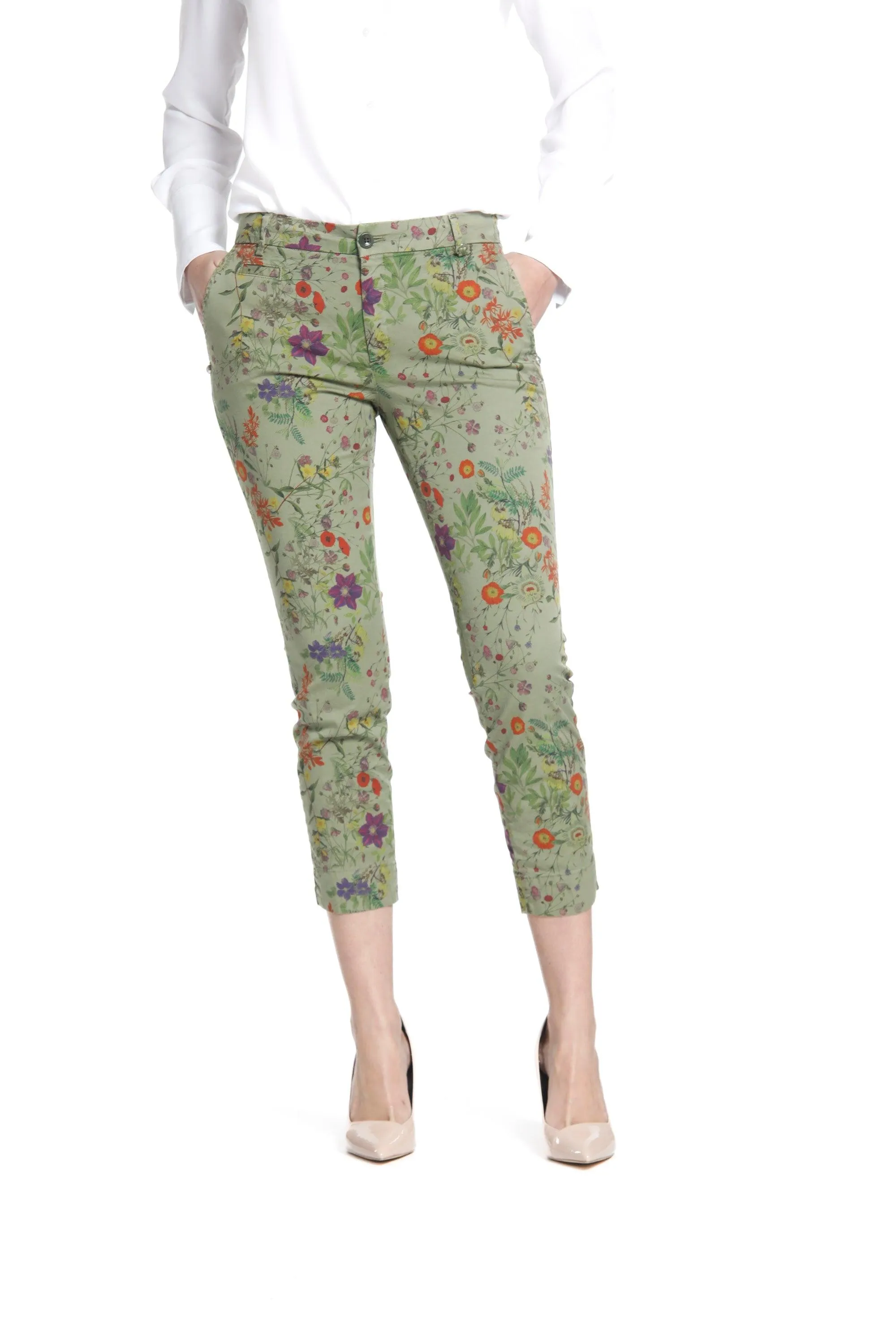 Jaqueline Capri woman chino pants in floral stretch cotton curvy sold by Mason's