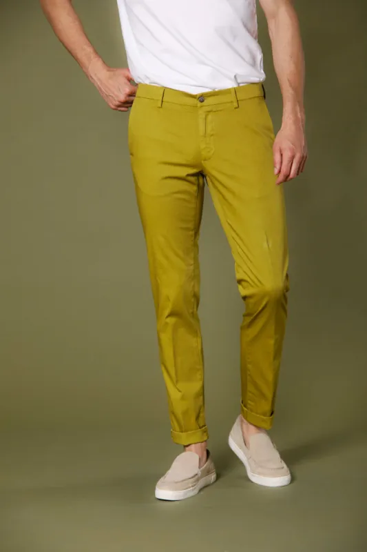 New York men's chino pants in stretch satin regular sold by Mason's