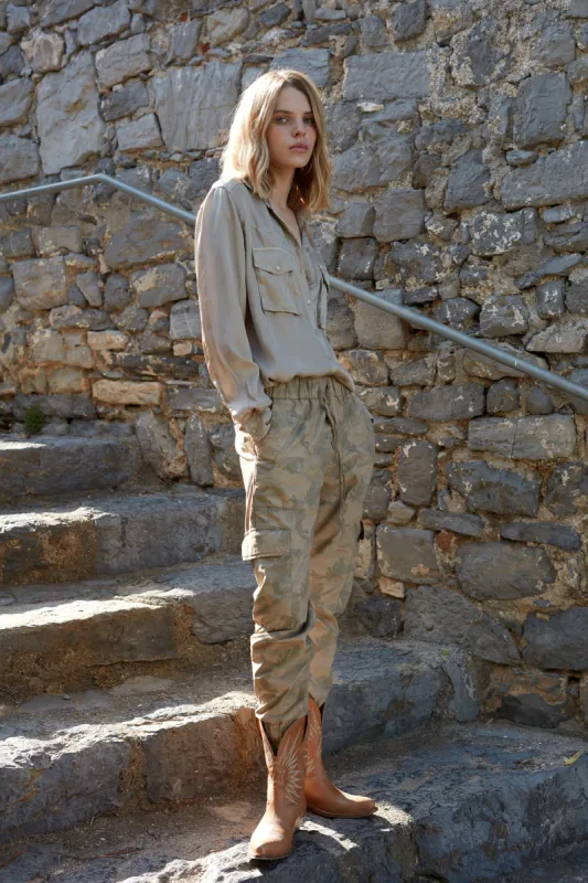 Cargo Jogger woman cargo pants in tencel with camouflage pattern relaxed sold by Mason's