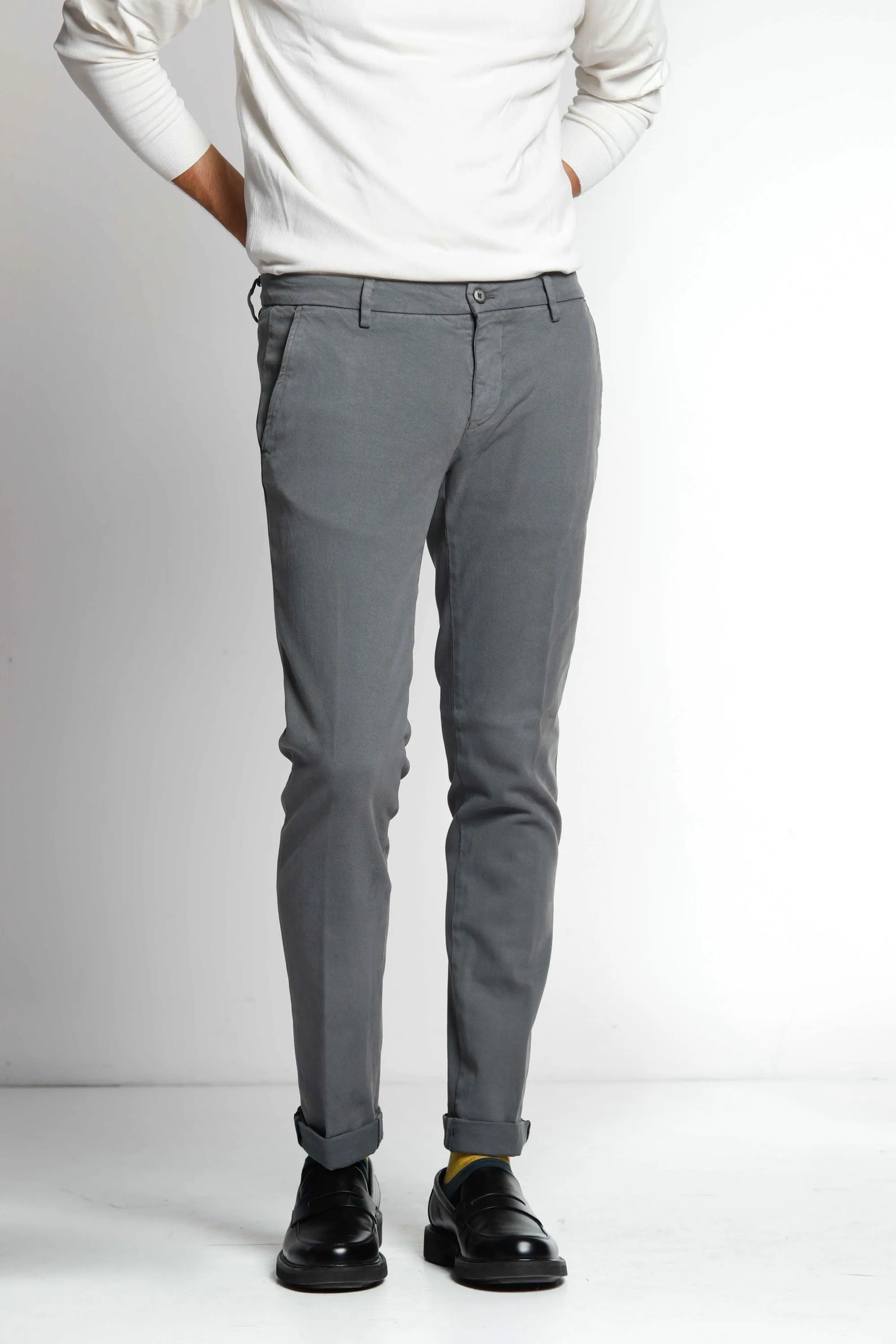 Milano Style man chino pant in gabardine and cotton modal stretch extra slim ① sold by Mason's