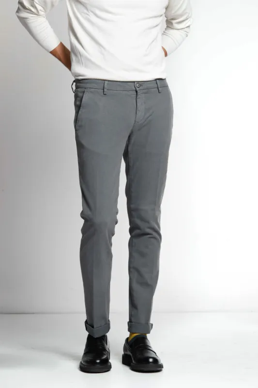Milano Style man chino pant in gabardine and cotton modal stretch extra slim ① sold by Mason's