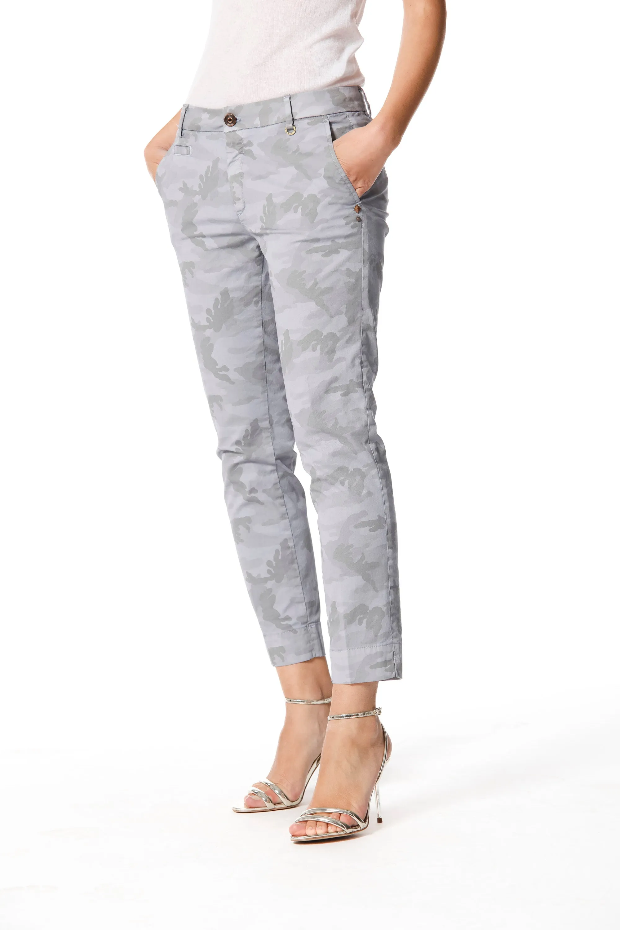 Jaqueline Capri woman chino pants in camouflage cotton curvy ① sold by Mason's product image thumbnail 4
