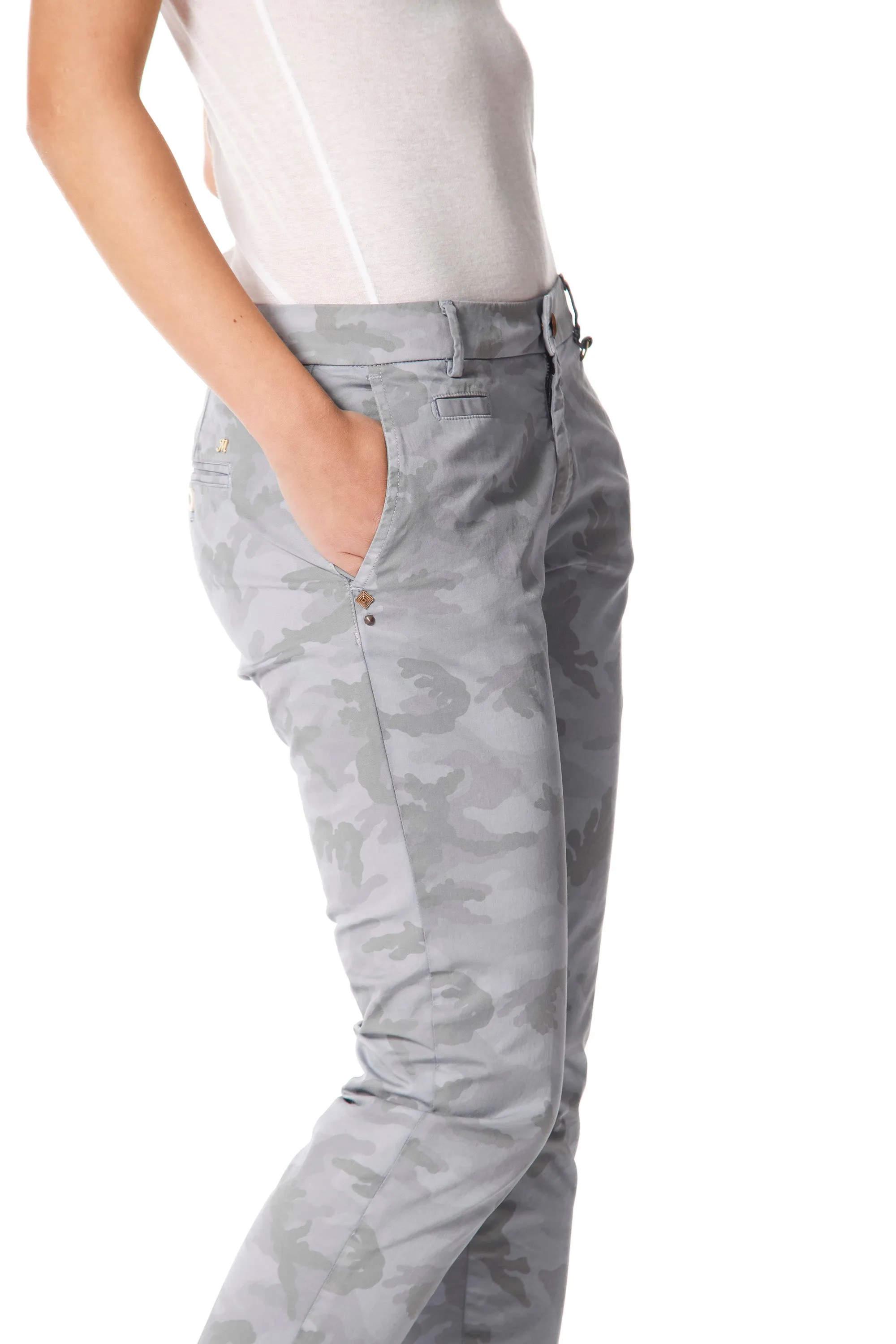 Jaqueline Capri woman chino pants in camouflage cotton curvy ① sold by Mason's product image thumbnail 3