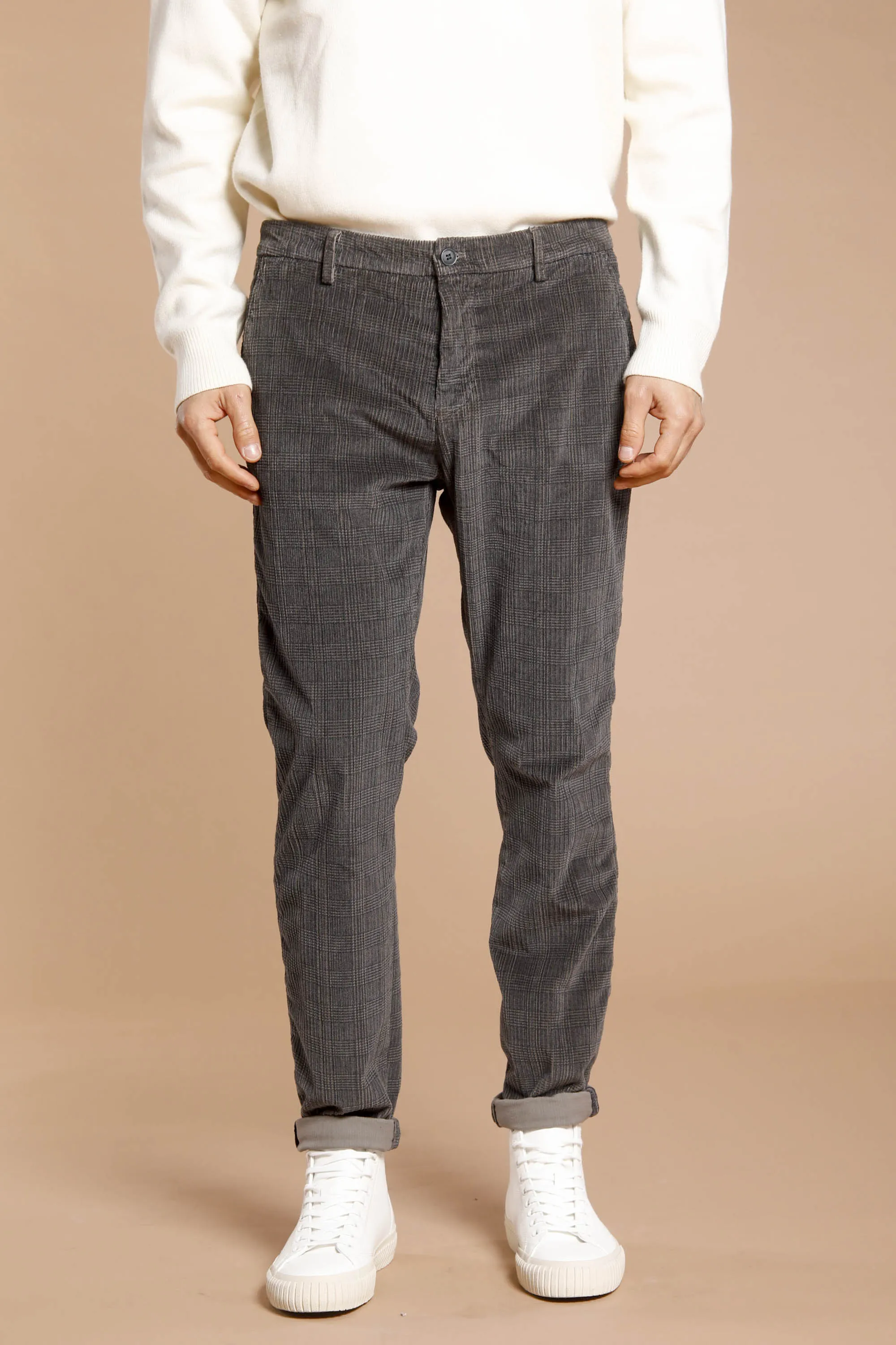 Osaka Style man velvet chino pant with galles pattern carrot fit sold by Mason's