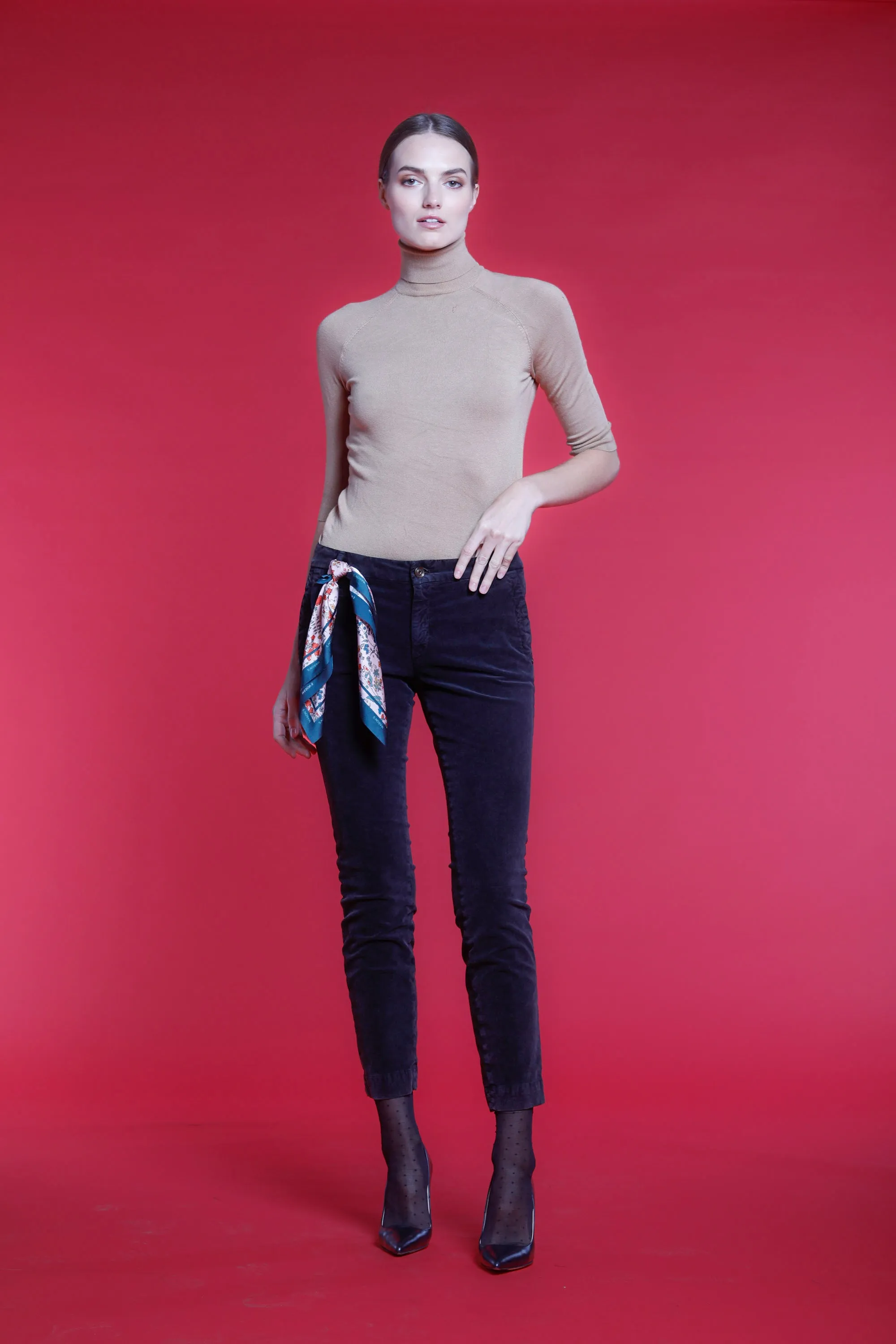 Jaqueline Archivio woman velvet milleraies chino pants curvy sold by Mason's product image thumbnail 2