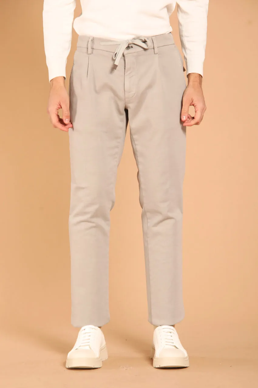 New York Golf 1 Pinces men's chino jogger pants in fleece with a regular fit sold by Mason's