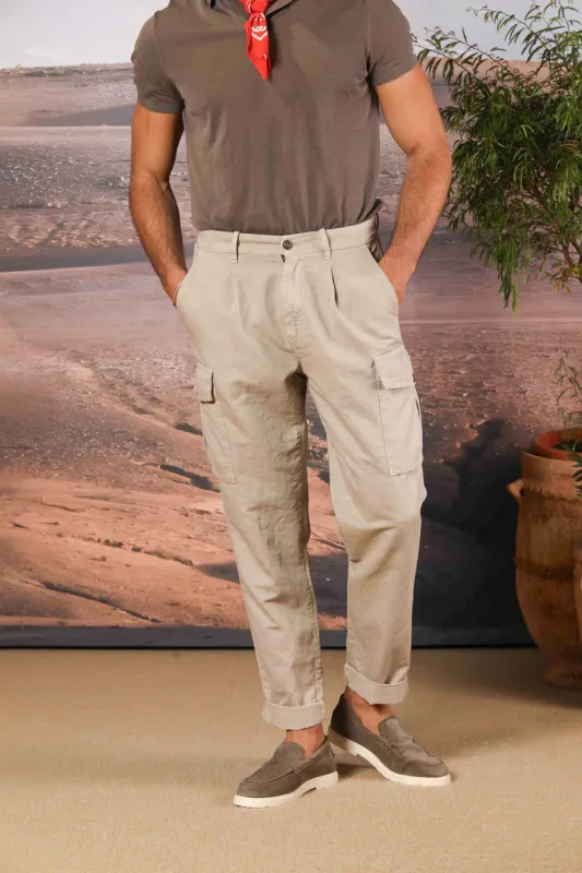 Cargo 22 men's cargo pants in broken cotton-hemp fabric with a relaxed fit sold by Mason's