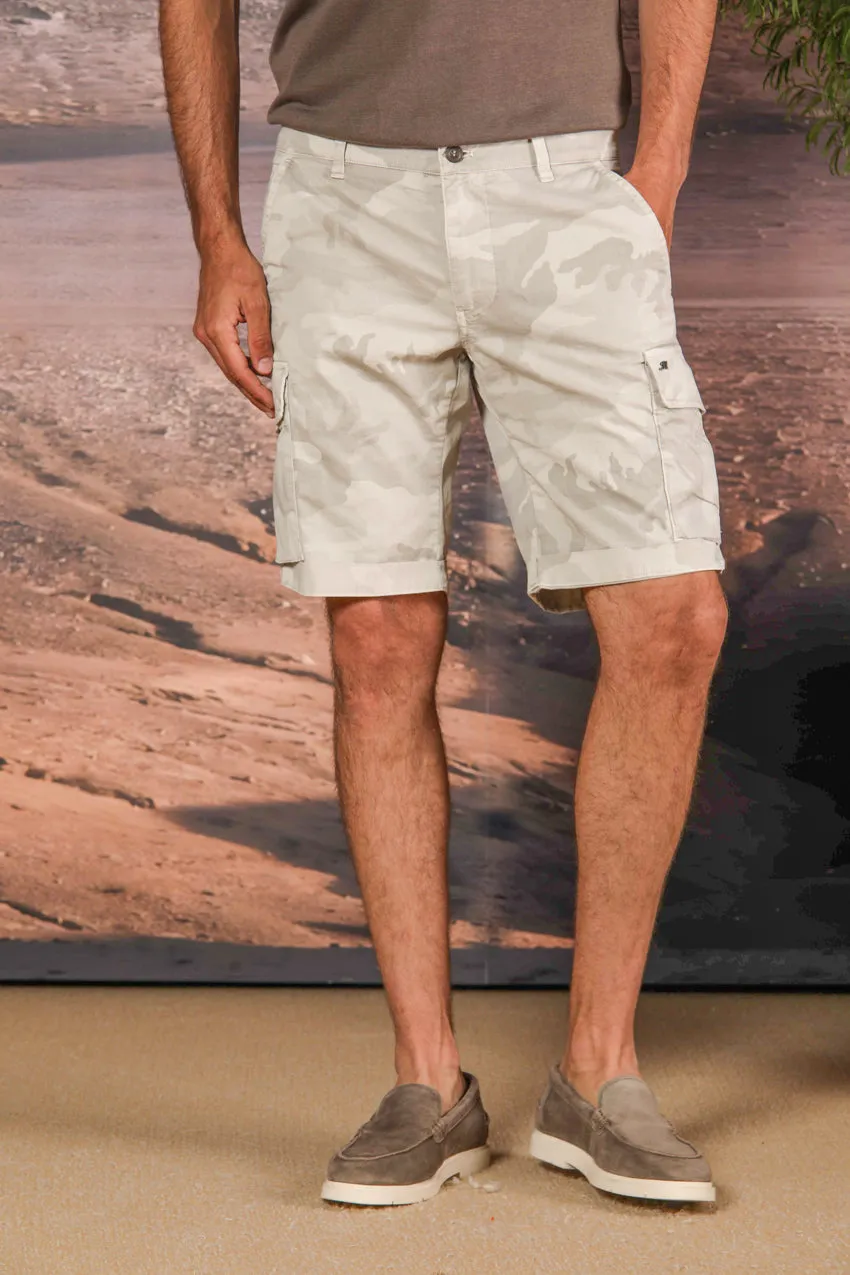 Chile men's cargo bermuda shorts in cotton with camou pattern slim fit ① sold by Mason's
