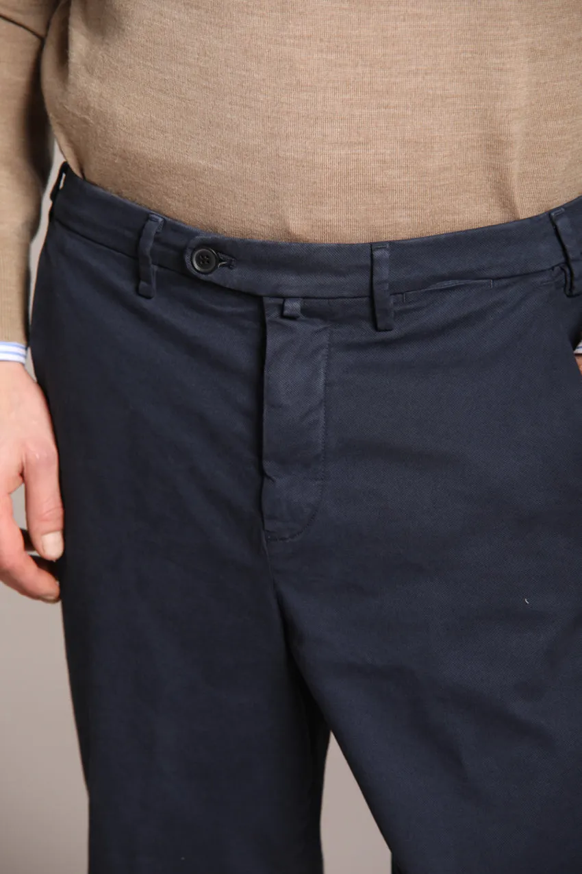 Boston men’s chino pants in cotton diagonal weave relaxed fit
sold by Mason's product image thumbnail 2