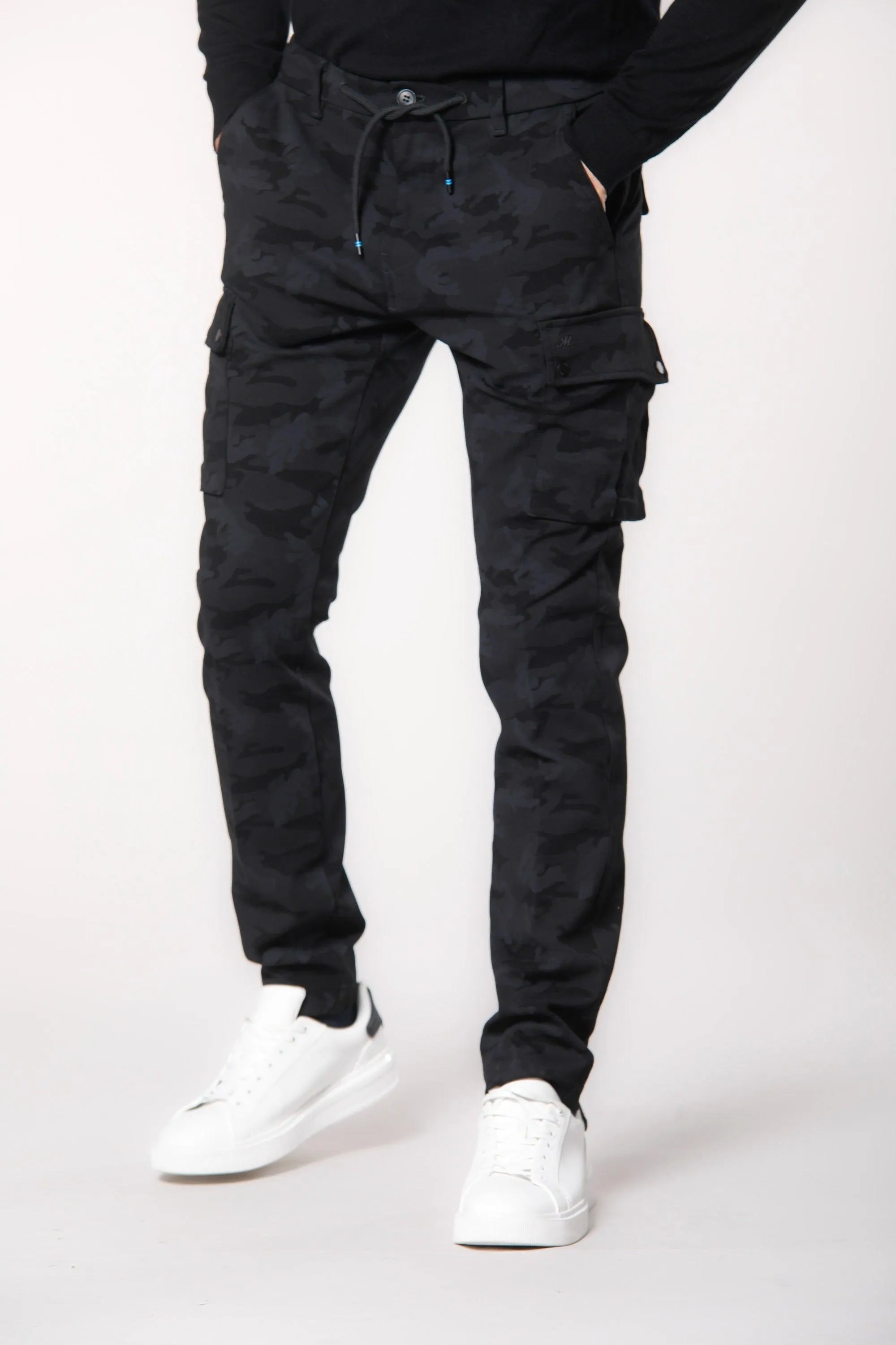 Chile Athleisure man camouflage print cargo pants carrot sold by Mason's