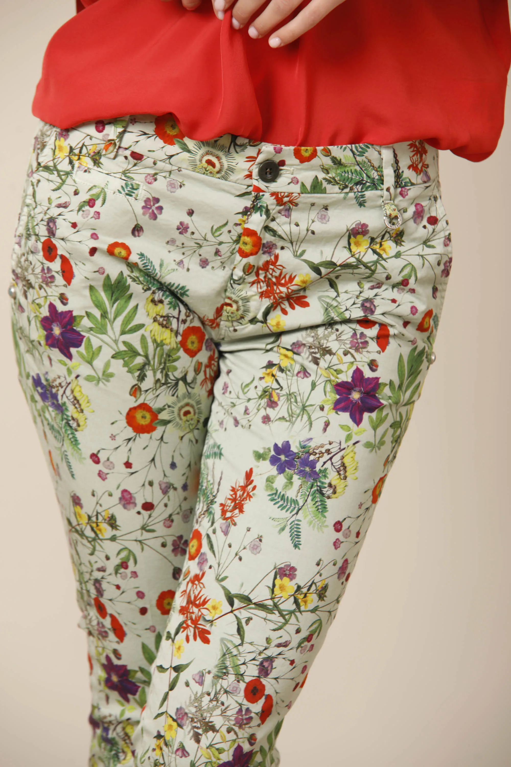 Jaqueline Capri woman chino pants in cotton with floral pattern curvy sold by Mason's product image thumbnail 2