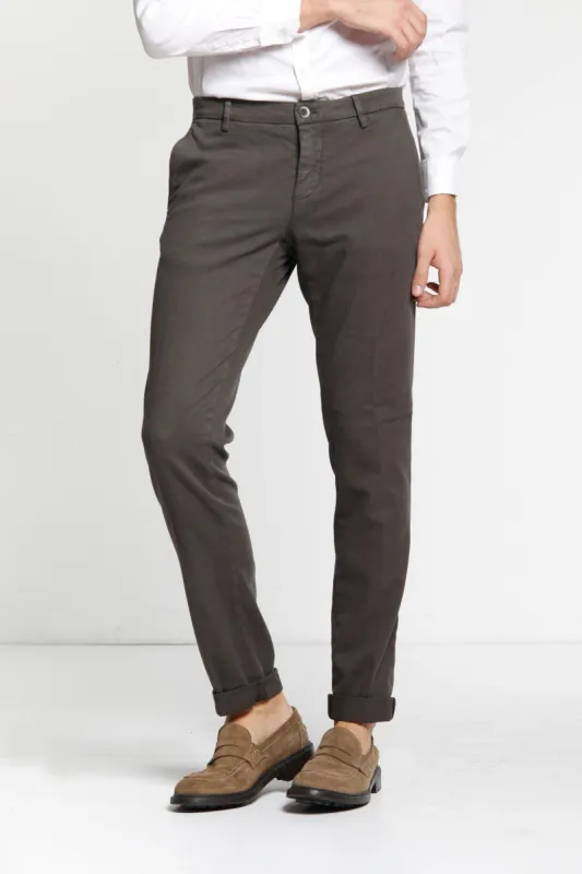 Milano Style man chino pant in gabardine and cotton modal stretch extra slim ① sold by Mason's