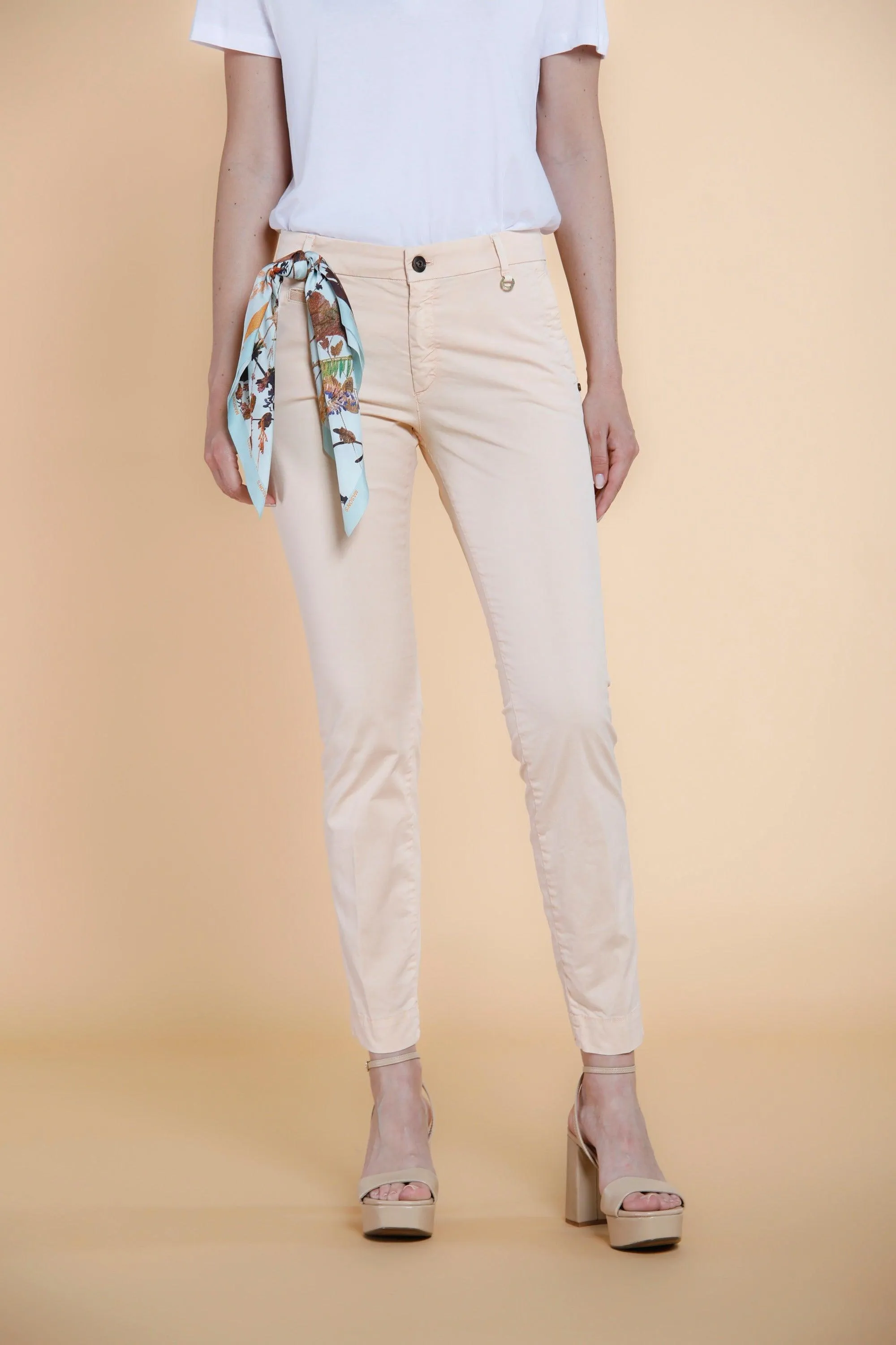 Jaqueline Archivio woman chino pants in stretch cotton icon washes curvy sold by Mason's