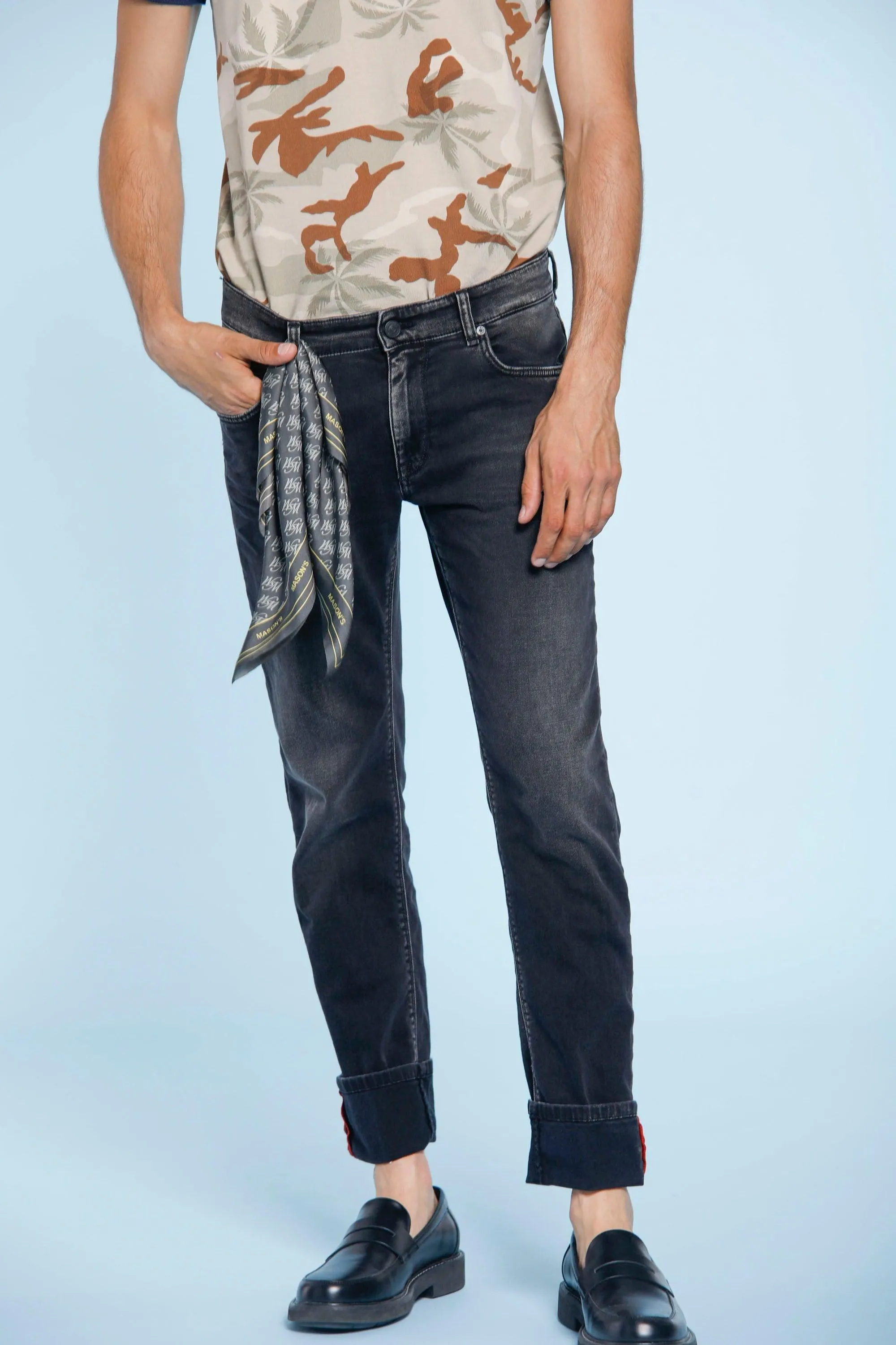 Harris man 5-pocket pants in black denim slim sold by Mason's