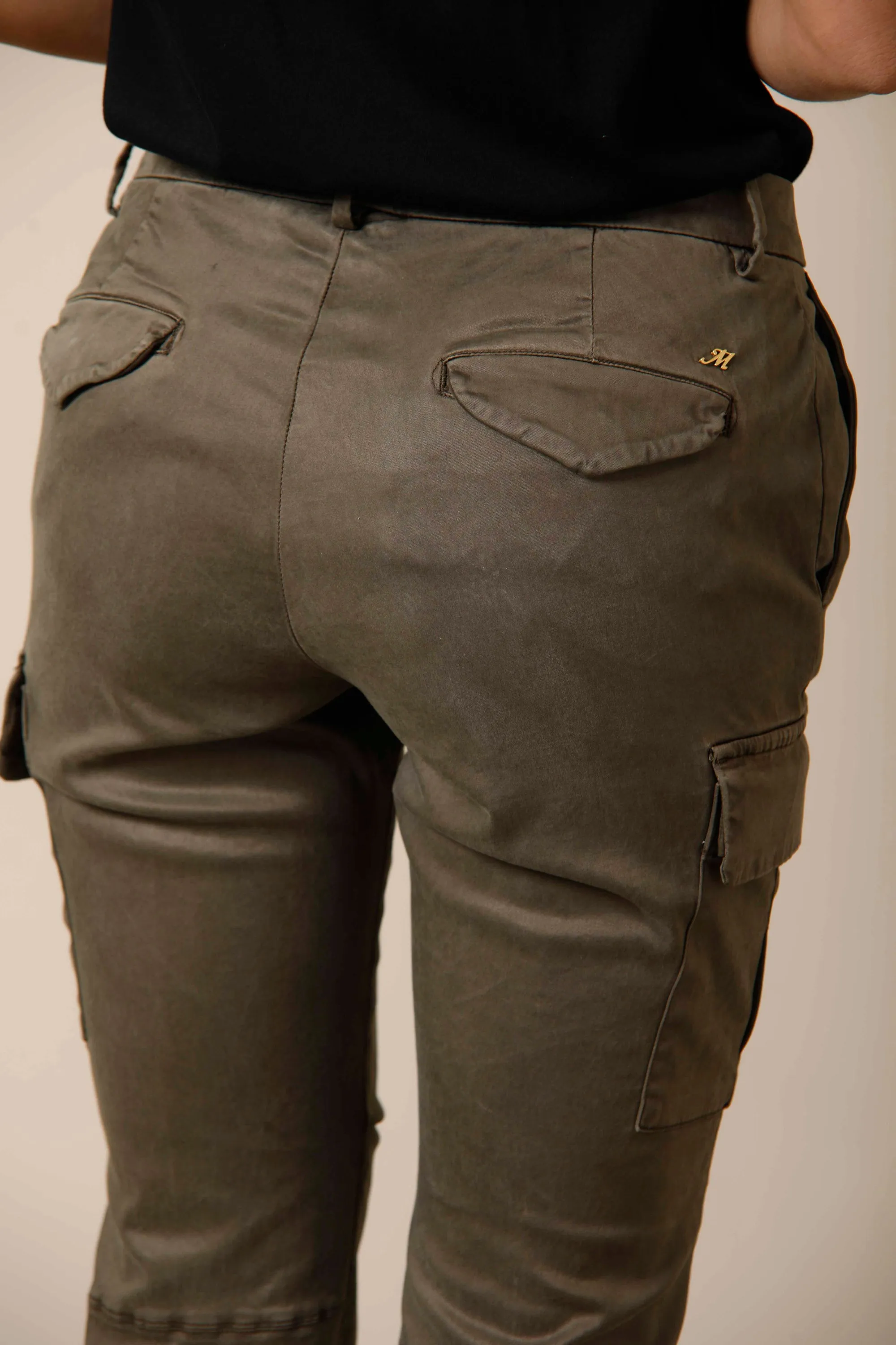 Chile City woman cargo pants in stretch satin icon washes curvy sold by Mason's product image thumbnail 5