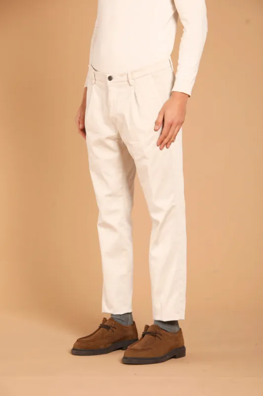 Osaka 1 Pinces men's chino pants in cotton stretch carrot fit sold by Mason's