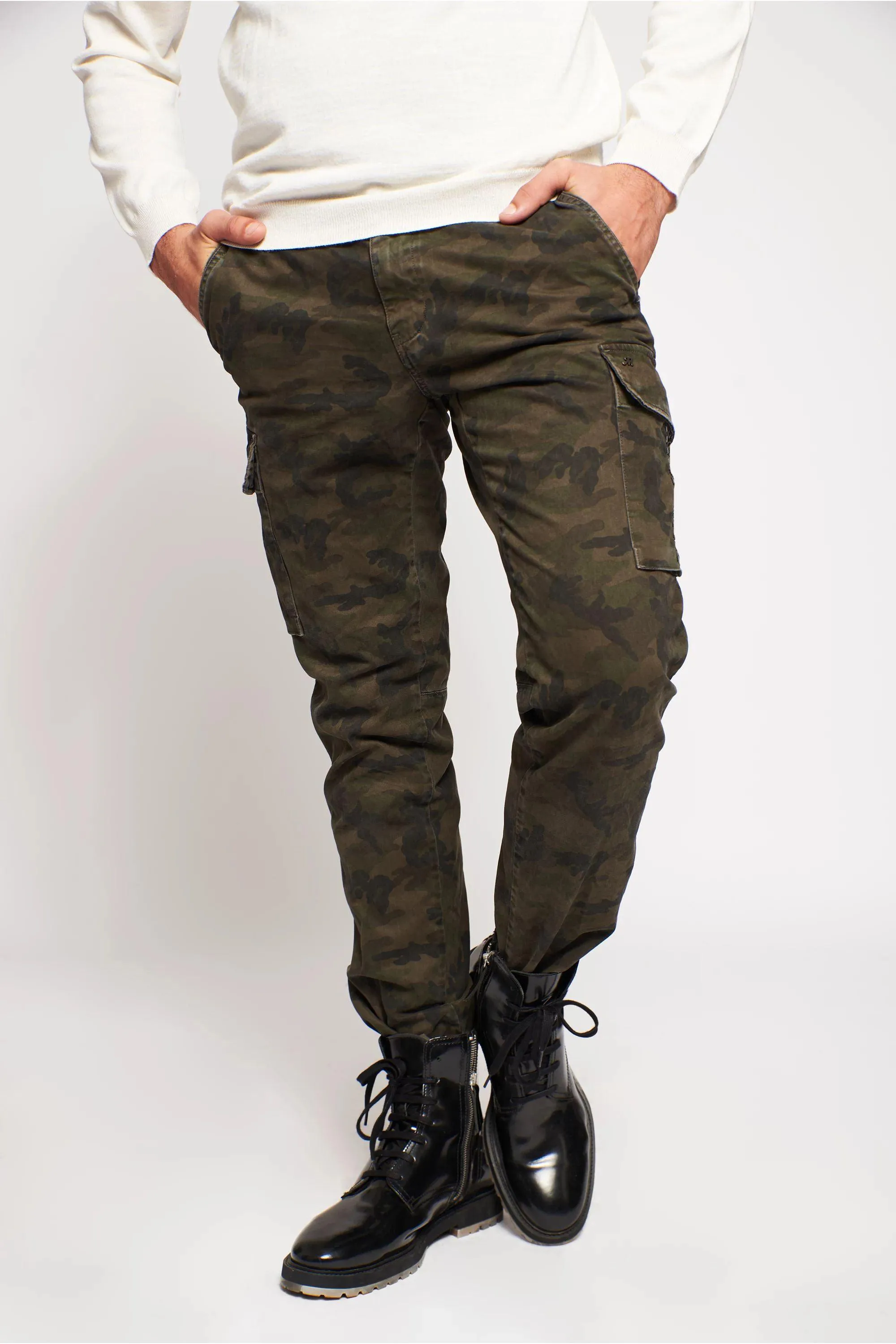 Chile man cargo pant in satin camouflage pattern extra slim ① sold by Mason's