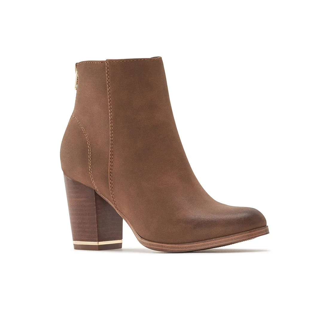 Arrival sold by Yellow Shoes product image thumbnail 2