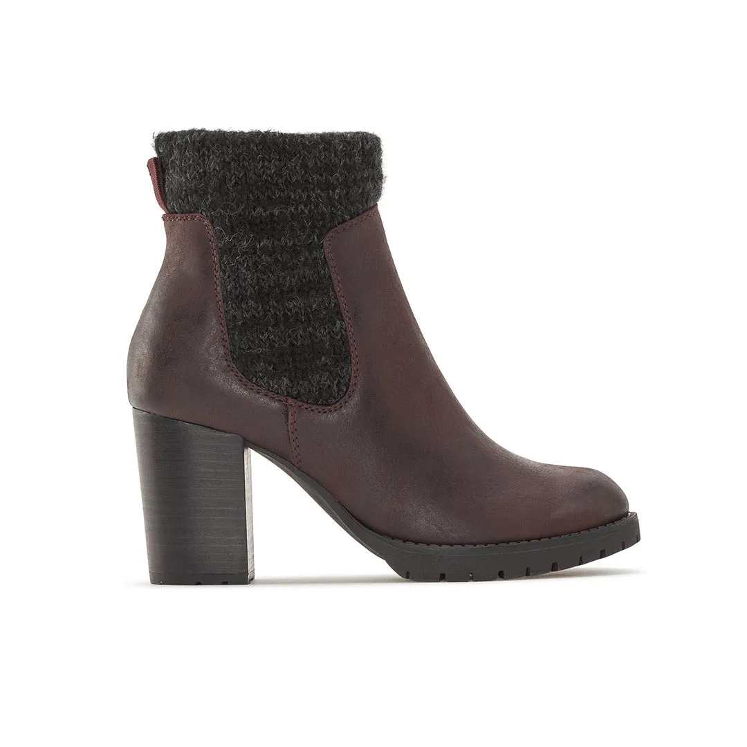 Laurea sold by Yellow Shoes