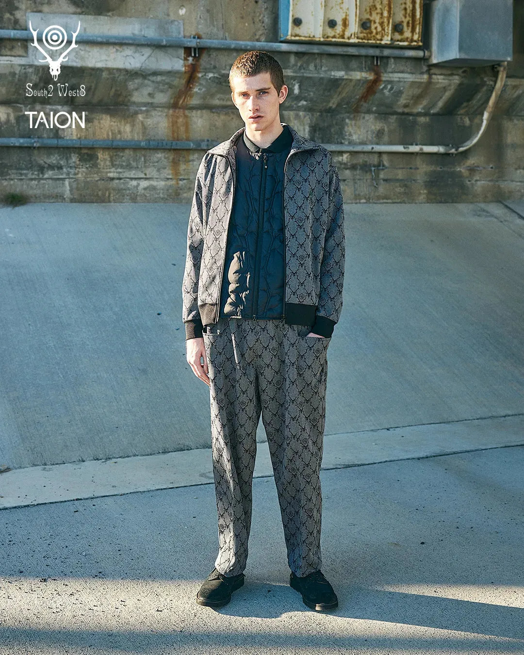 South2 West8 x TAION Crewneck Zip Down Jacket <RW698> sold by Taion product image thumbnail 3