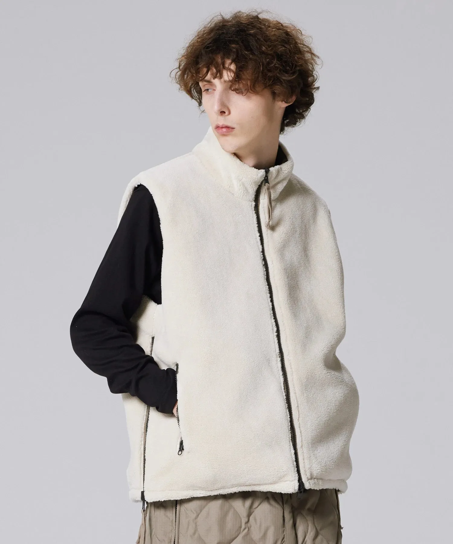 Unisex Military Reversible Hi-Neck Down Vest (Hard Shell) sold by Taion product image thumbnail 2