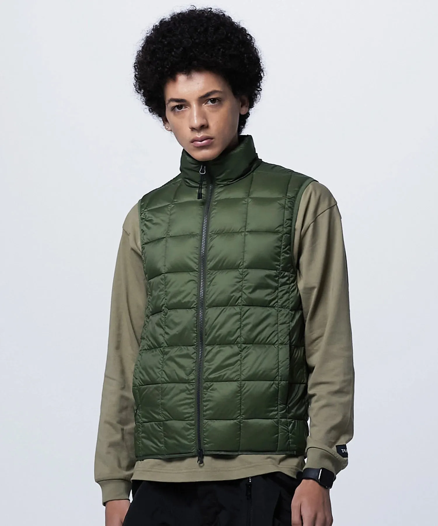 Unisex Basic Hi-Neck W-Zip Down Vest sold by Taion product image thumbnail 2