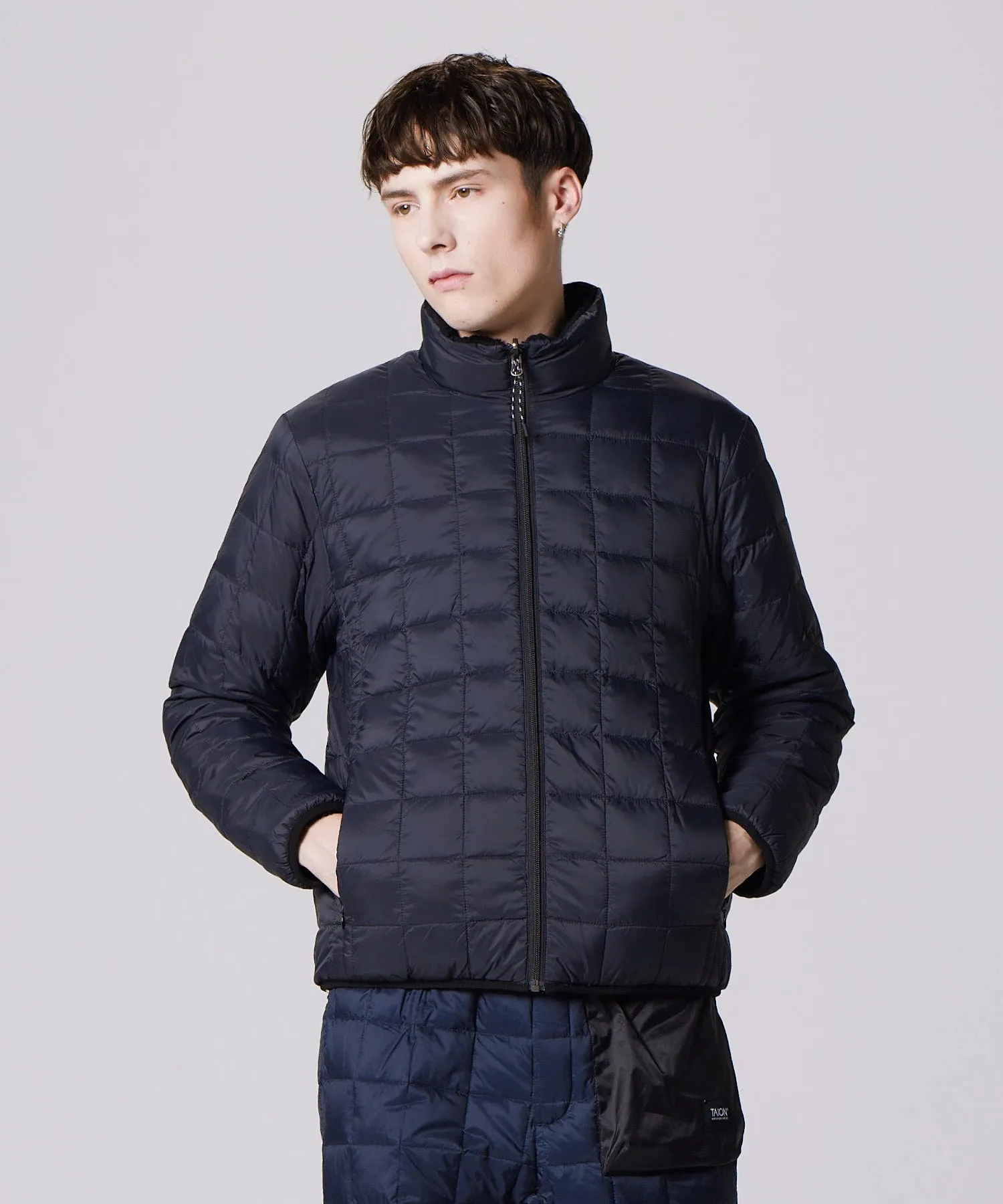 Unisex Mountain R/S Down X Boa Hi-Neck Down Jacket sold by Taion product image thumbnail 4