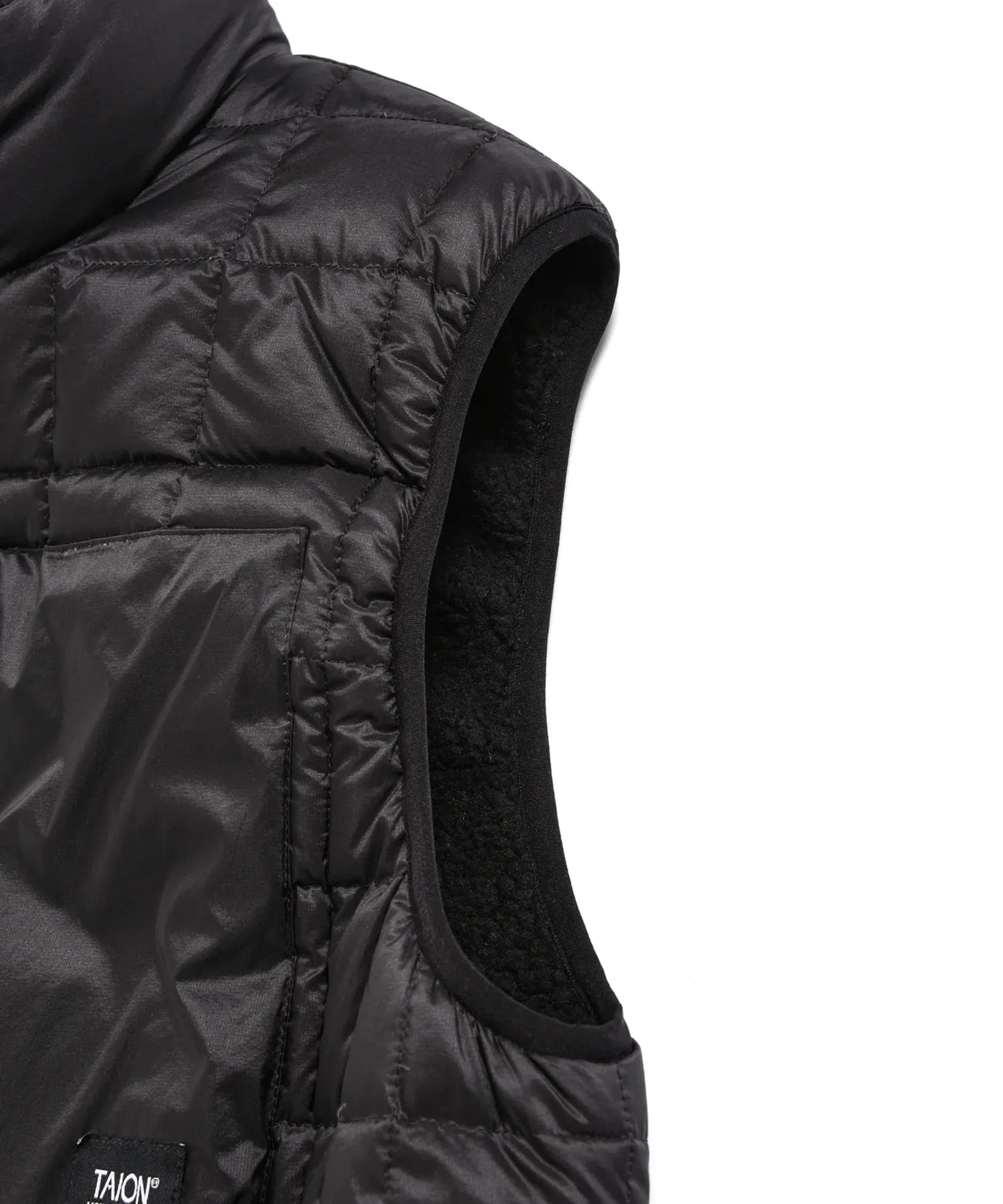 Unisex Mountain Reversible "Down×Light boa" Hi Neck Vest sold by Taion product image thumbnail 5