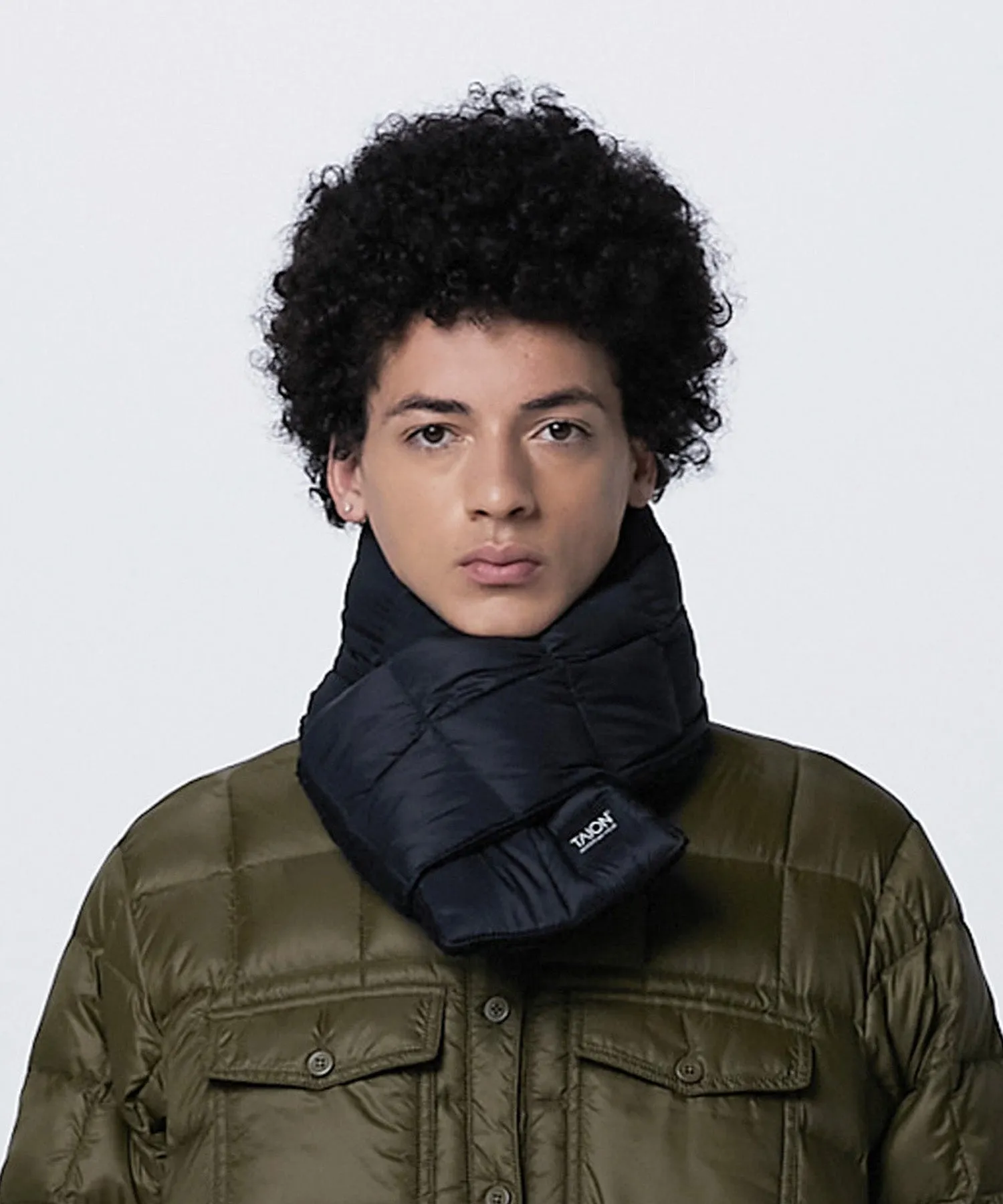 Mountain Reversible Down x Boa Scarf sold by Taion product image thumbnail 2