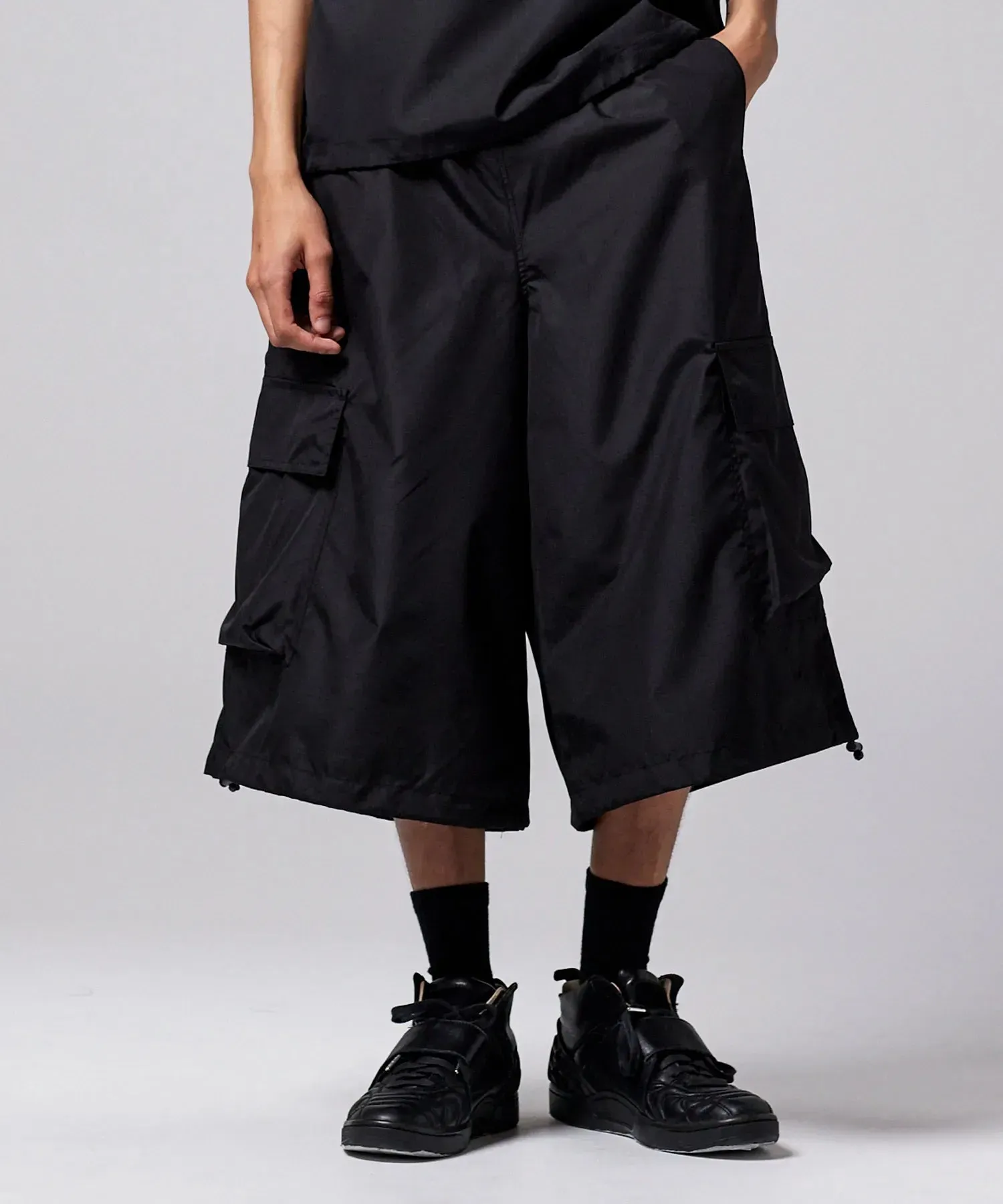 Unisex Non Down Military Cargo Shorts sold by Taion product image thumbnail 2