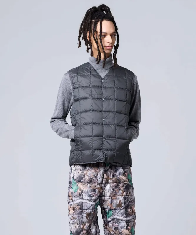 Basic V-Neck Button Down Vest made by Taion