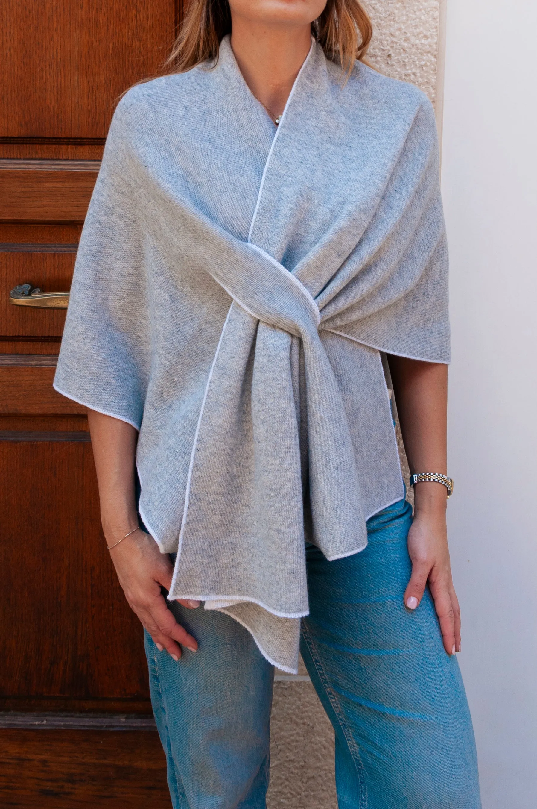 Poncho blunavy sold by Carro Positano