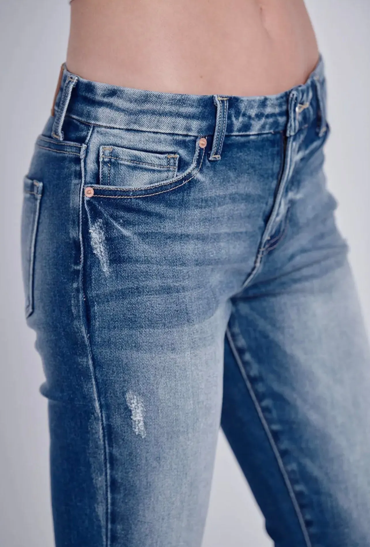 High Rise Stretch Crop Flare with Fray Hem Jeans (Artemis Vintage) sold by The Dogwood Boutique product image thumbnail 4