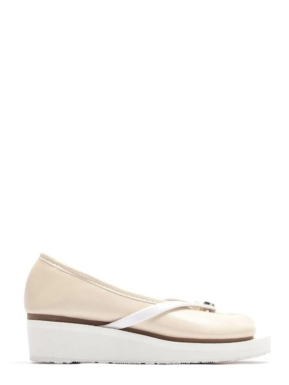 chöke Tabi Sandals in white sold by APOC product image thumbnail 2