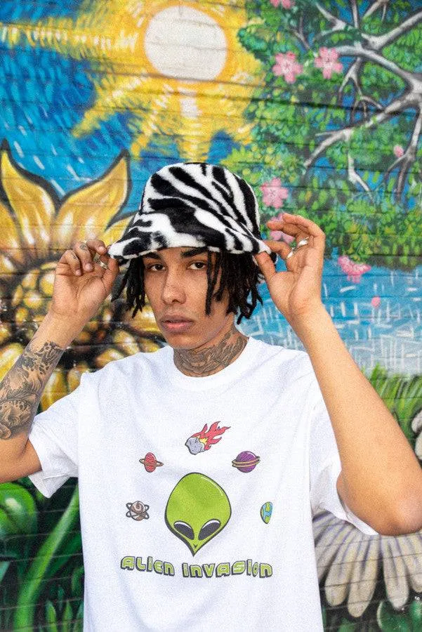 Short Sleeved T-Shirt in White With Alien Invasion Print sold by Dream But Do Not Sleep product image thumbnail 3