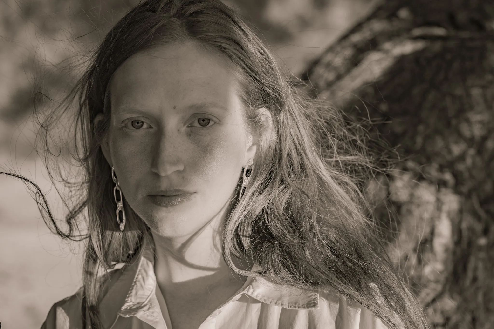 Open Link Earrings sold by YSSO product image thumbnail 4