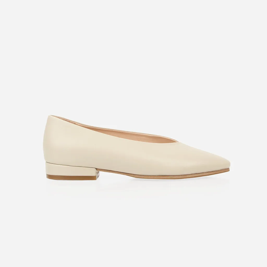 The Valencia Flat Oatmeal sold by Poppy Barley