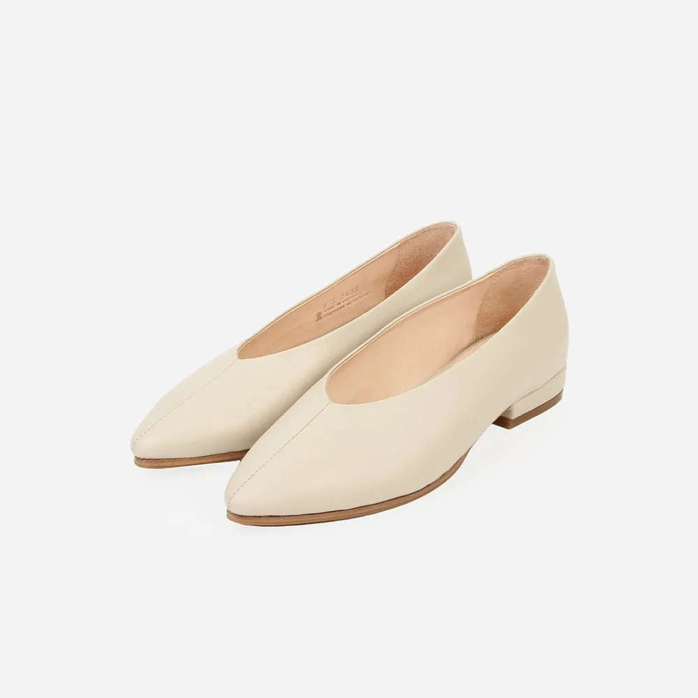 The Valencia Flat Oatmeal sold by Poppy Barley product image thumbnail 3