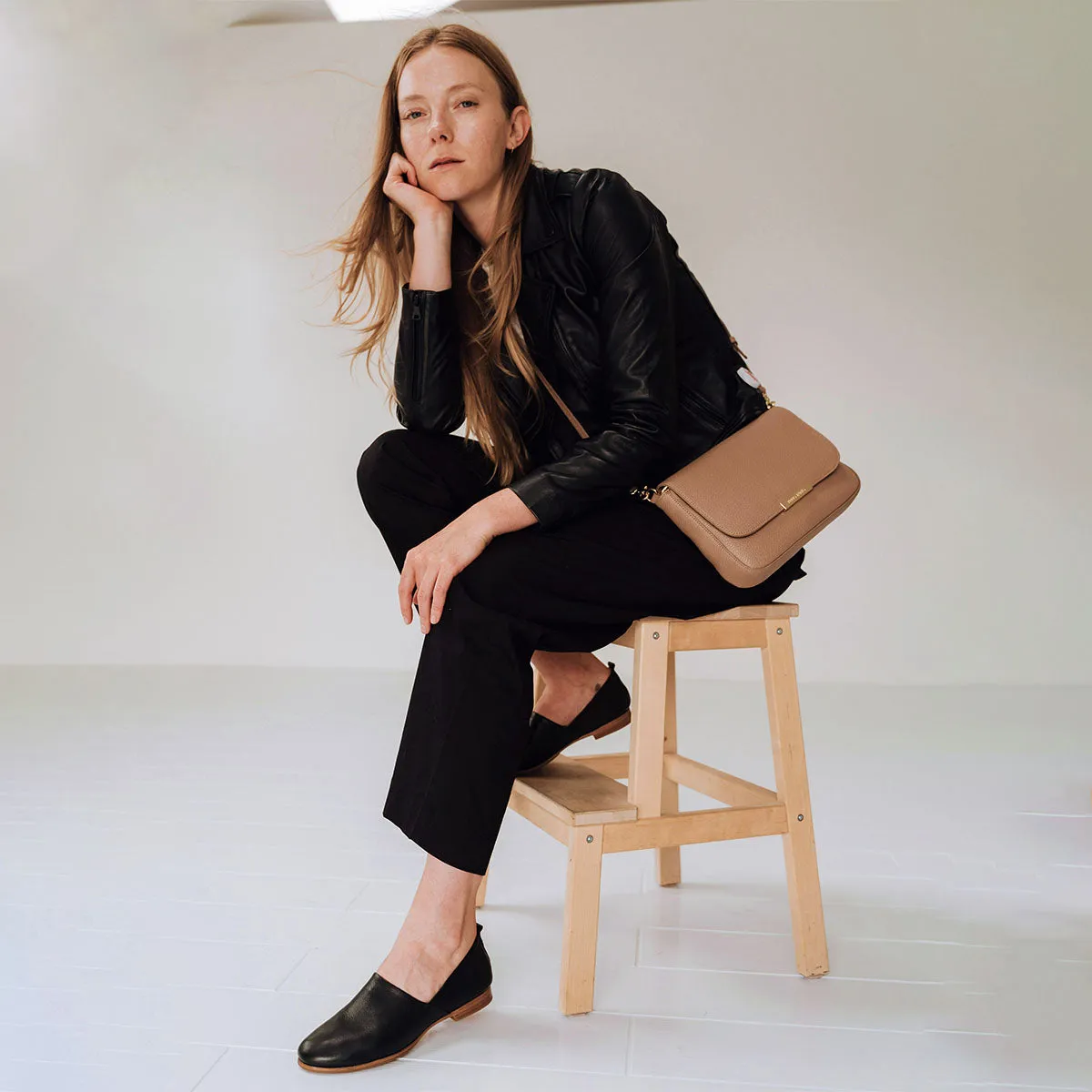 The Medium Day to Night Bag Biscotti Pebble sold by Poppy Barley product image thumbnail 4