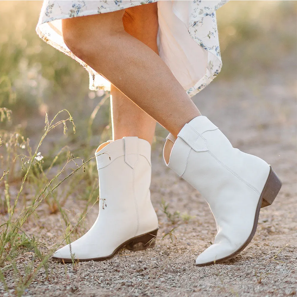 The West End Boot Fraîche Blanc sold by Poppy Barley product image thumbnail 2