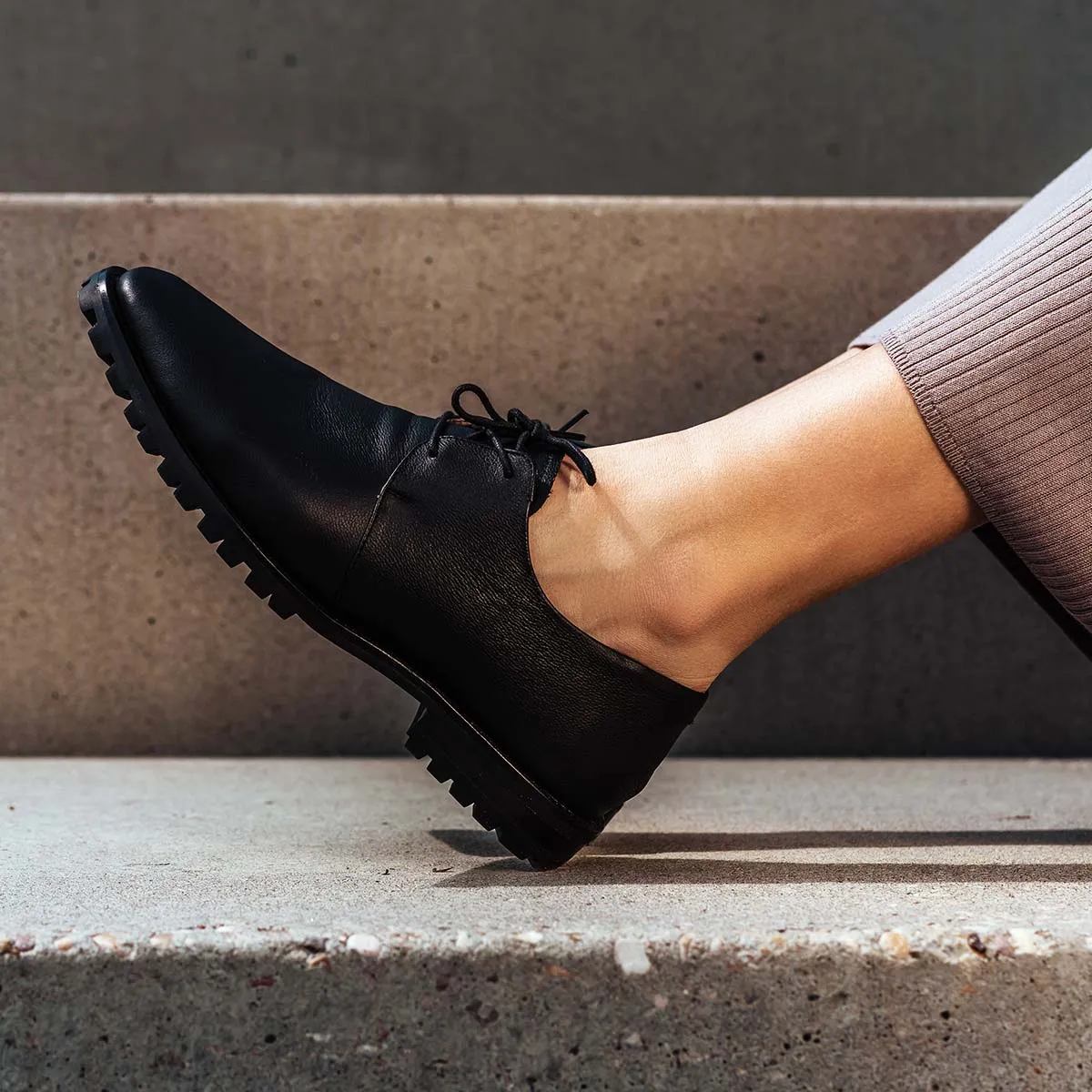 The Comeback Oxford Black sold by Poppy Barley product image thumbnail 2