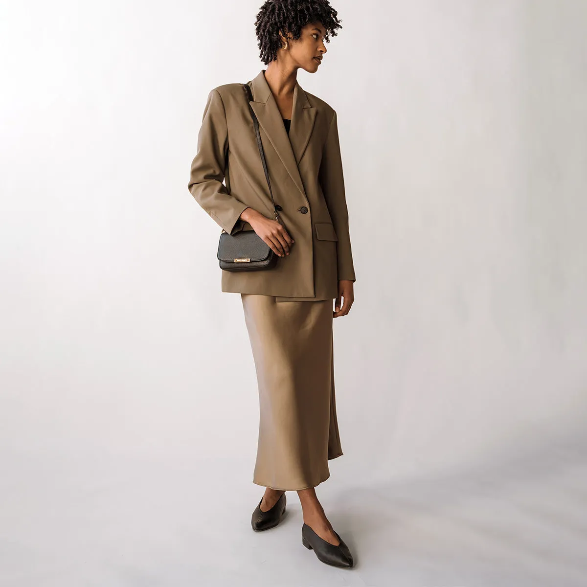 The Valencia Flat Black sold by Poppy Barley product image thumbnail 4