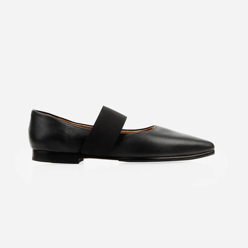 The Prima Flat Black sold by Poppy Barley