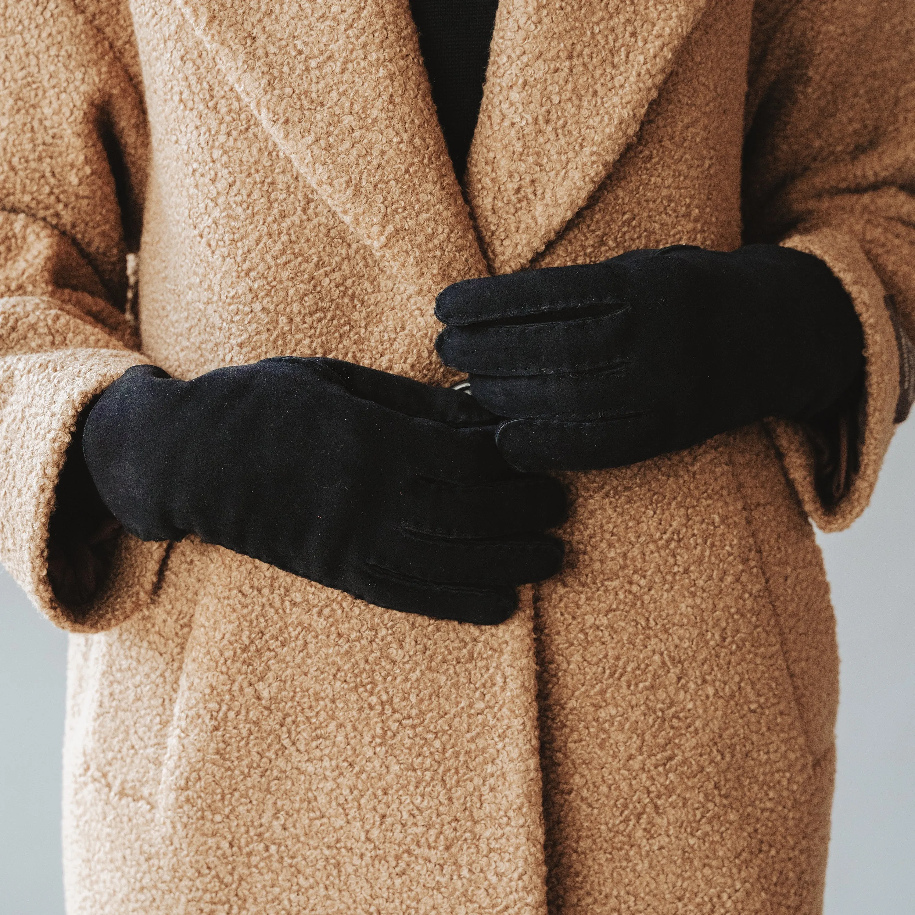 The Lodge Glove Black sold by Poppy Barley product image thumbnail 2