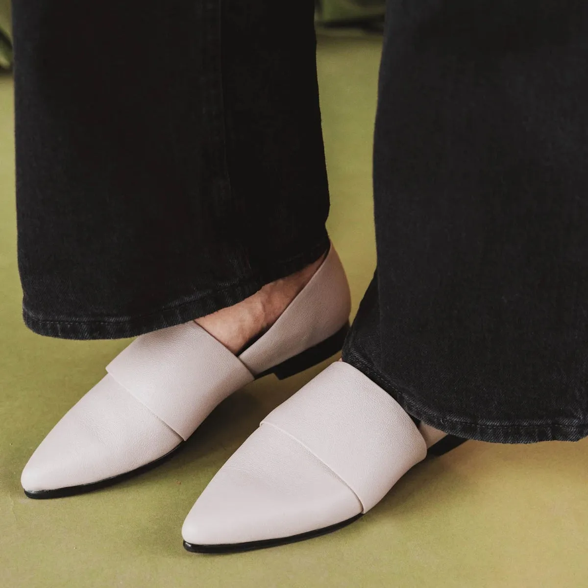 The Luxe Fit Flat Stone sold by Poppy Barley product image thumbnail 2