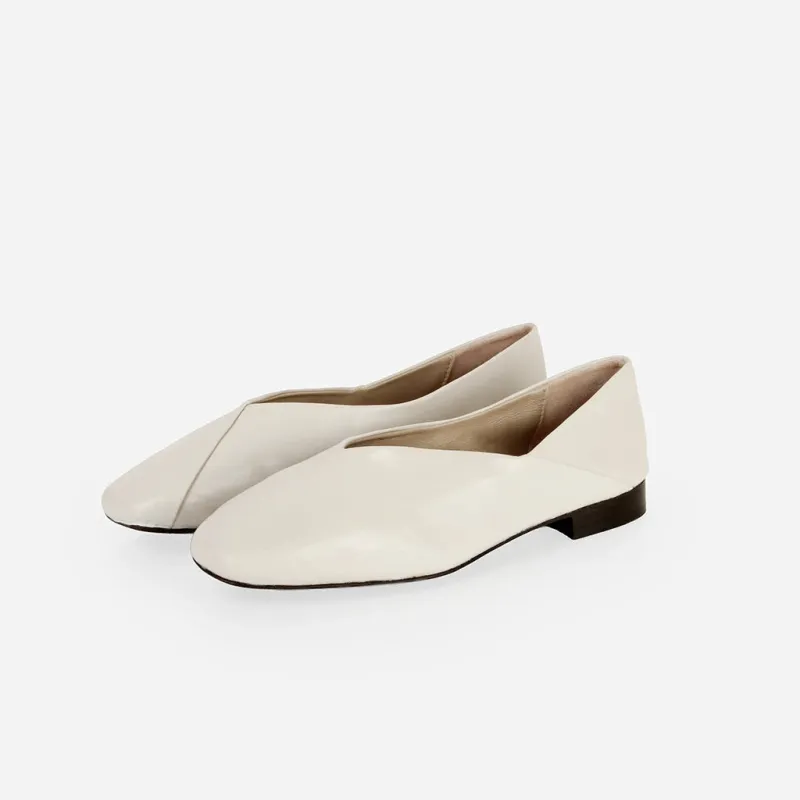 The Marché Flat Porcelain made by Poppy Barley