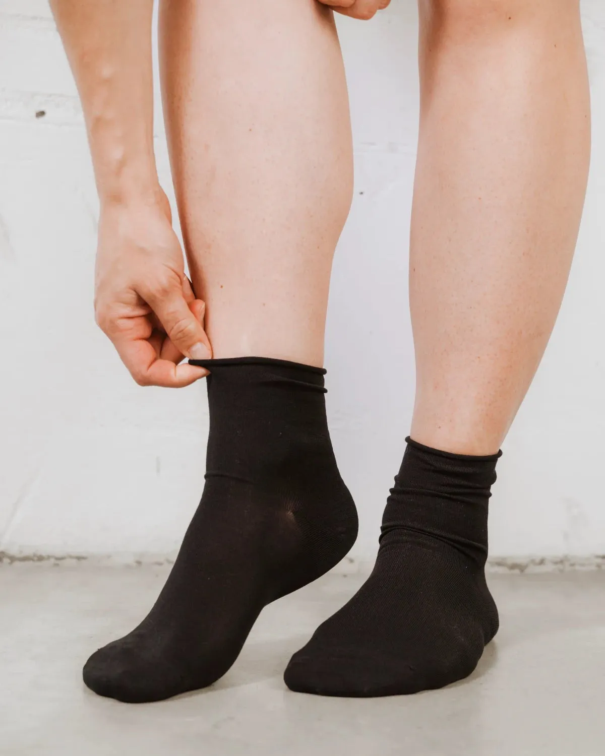 The Daily Mid Crew Sock Black 3-Pack sold by Poppy Barley product image thumbnail 3