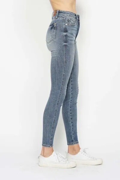 Judy Blue Full Size Tummy Control Contrast Wash Skinny Jeans sold by The Barefoot Brunette Boutique product image thumbnail 4