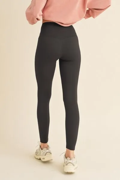 Yelete Full Size Fleece Lined High Waisted Leggings sold by The Barefoot Brunette Boutique product image thumbnail 2