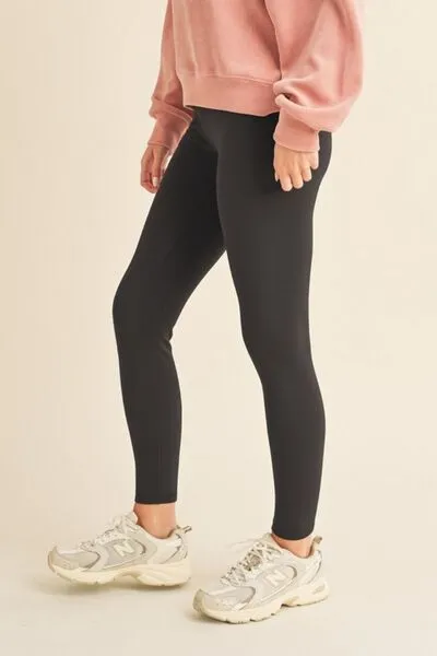 Yelete Full Size Fleece Lined High Waisted Leggings sold by The Barefoot Brunette Boutique product image thumbnail 3
